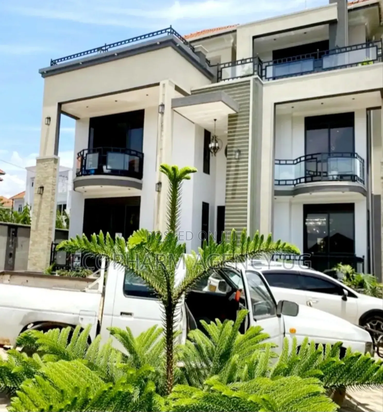 5bdrm Duplex in Kira, Central Division for sale