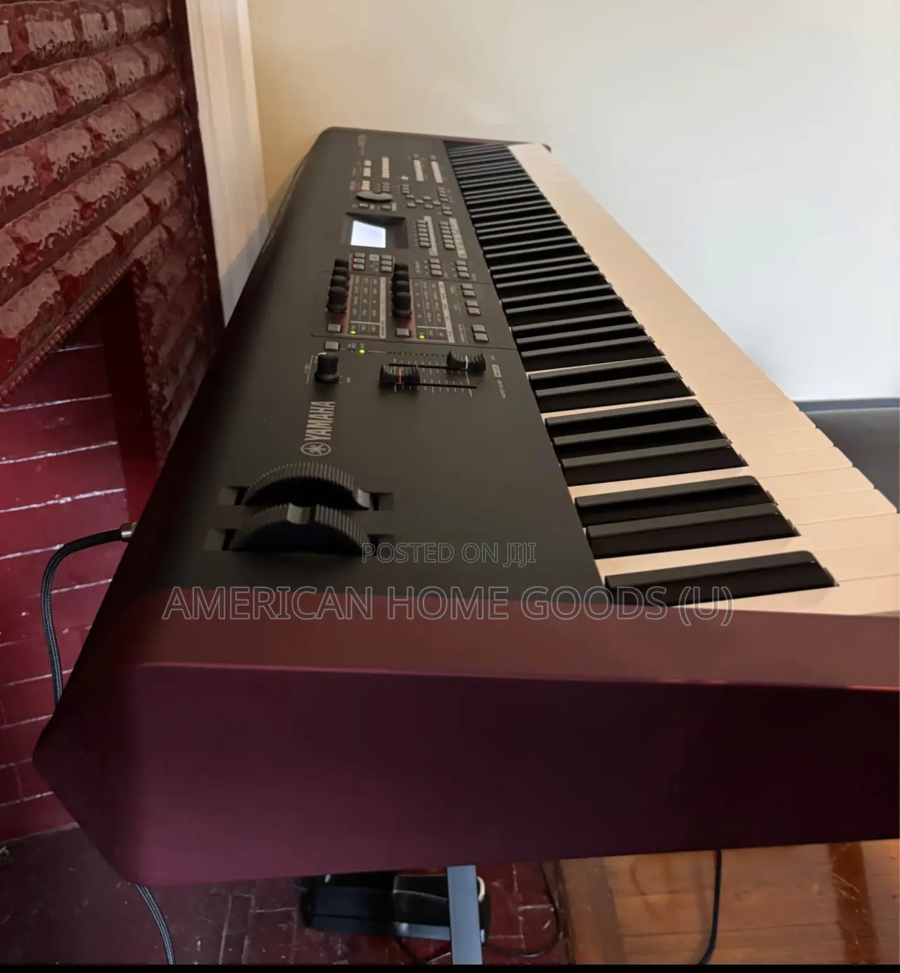 Professional Yamaha Moxf8 Piano Keyboard 88 Weighted Keys, With Case