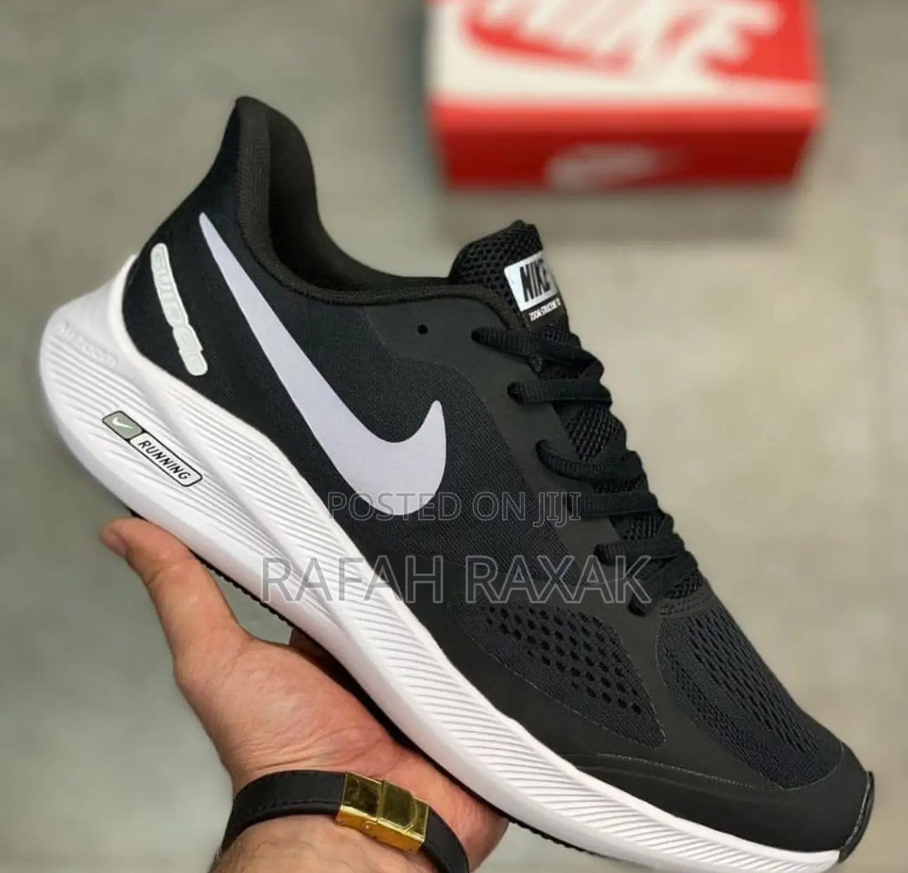 Men’S Black/White Nike Zoom Structure Guide 10 Running Sneakers
