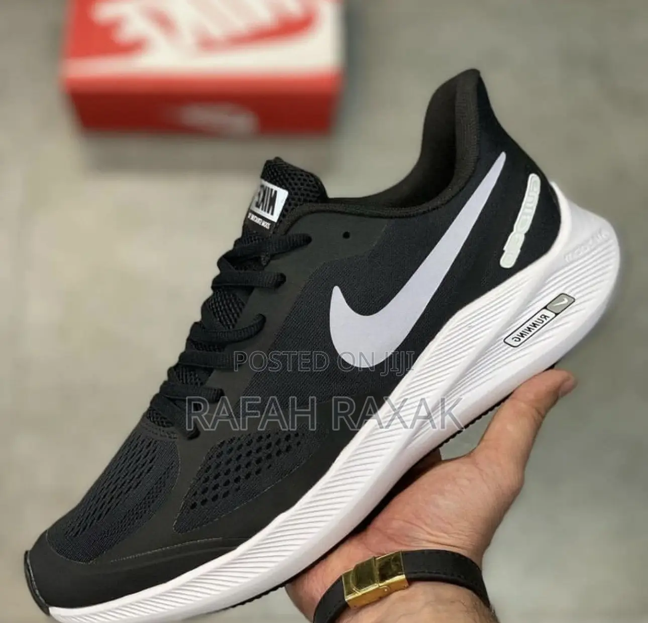 Men’S Black/White Nike Zoom Structure Guide 10 Running Sneakers