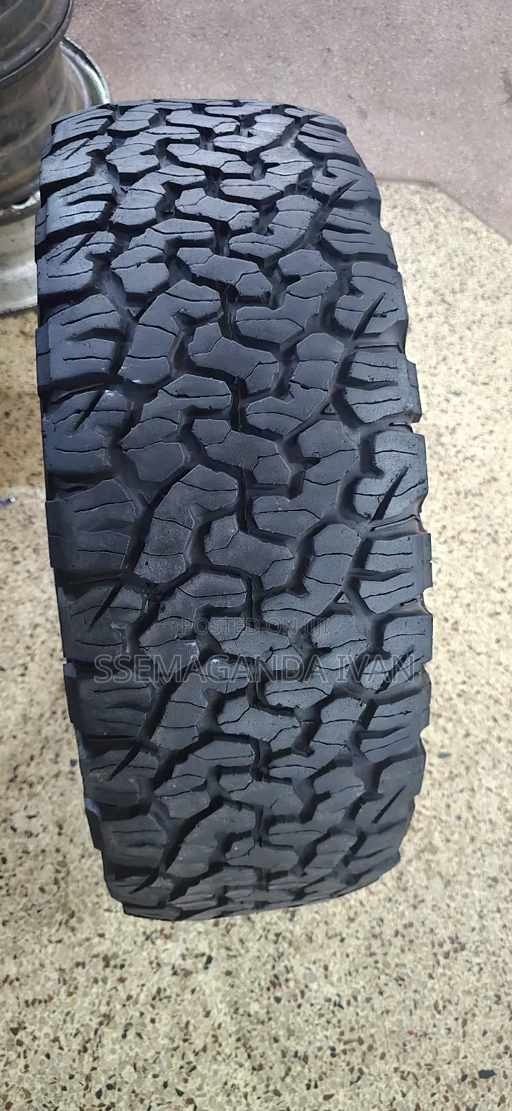265/65r17 Original Bf Goodrich Slightly Used