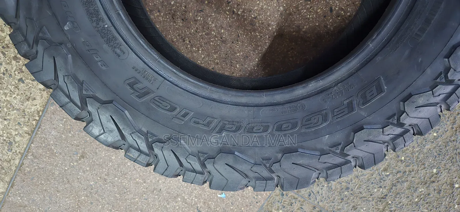 265/65r17 Original Bf Goodrich Slightly Used