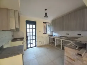Furnished 4bdrm Villa in Kira for sale