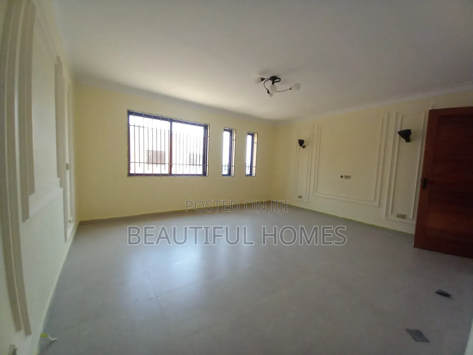 Furnished 4bdrm Villa in Kira for sale