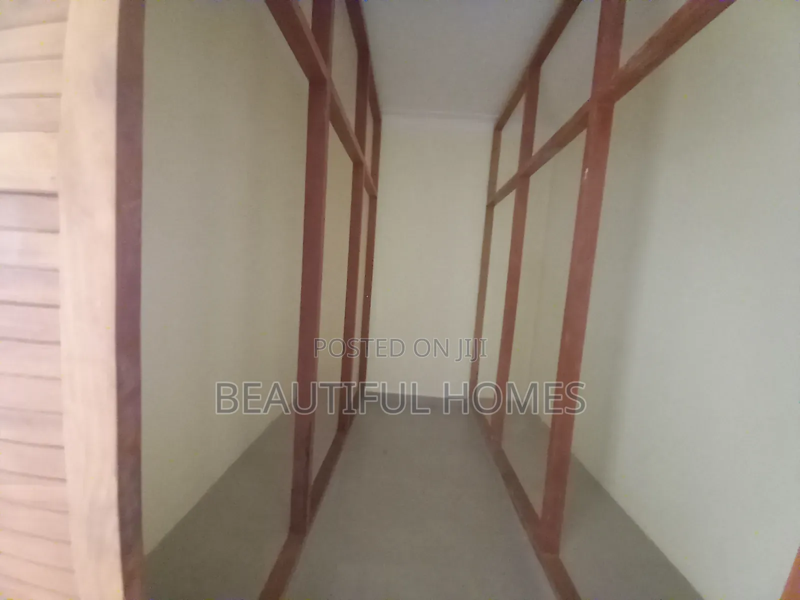 Furnished 4bdrm Villa in Kira for sale