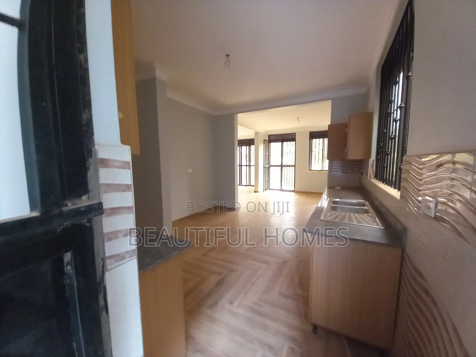 Furnished 4bdrm Duplex in Kira Corporate for sale