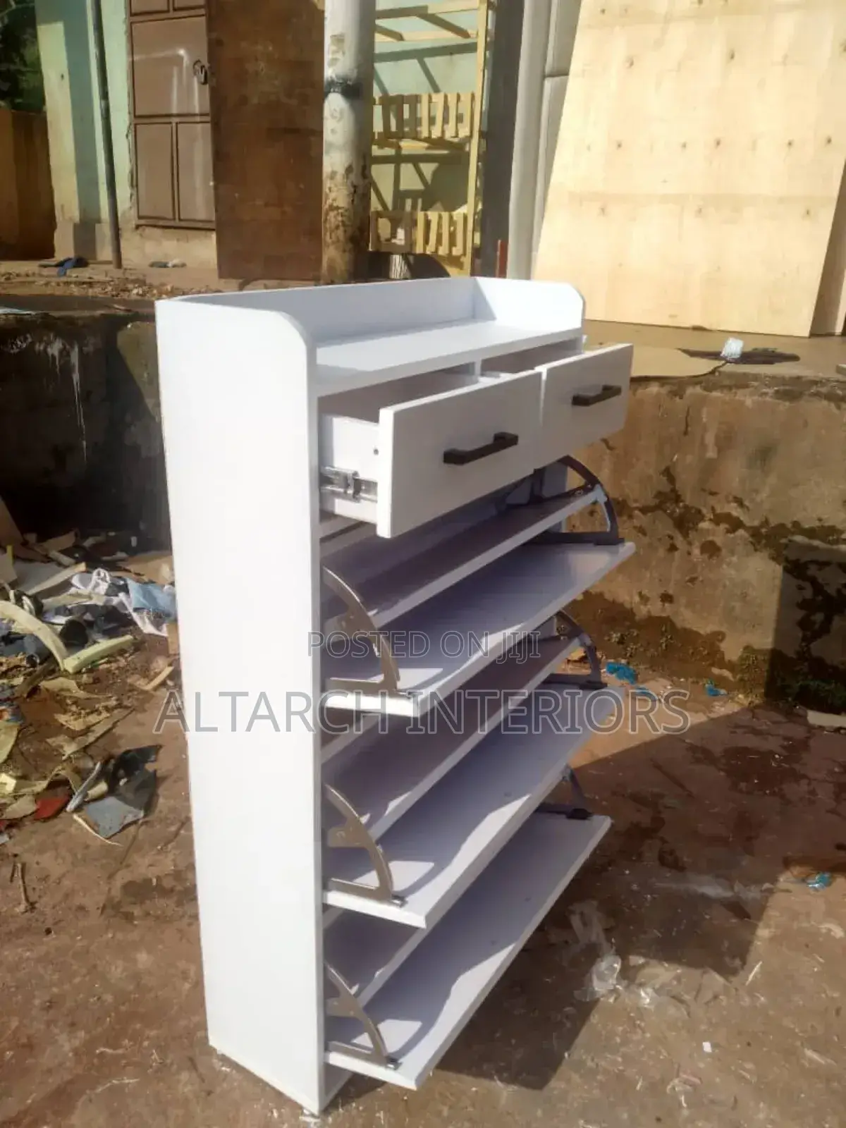 Modern Open and Close Shoerack