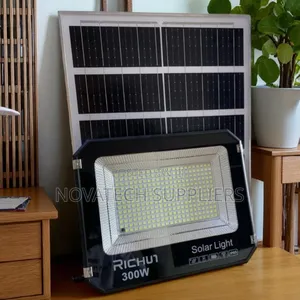 Richur 300w Solar Flood Light - Bright Off-Grid