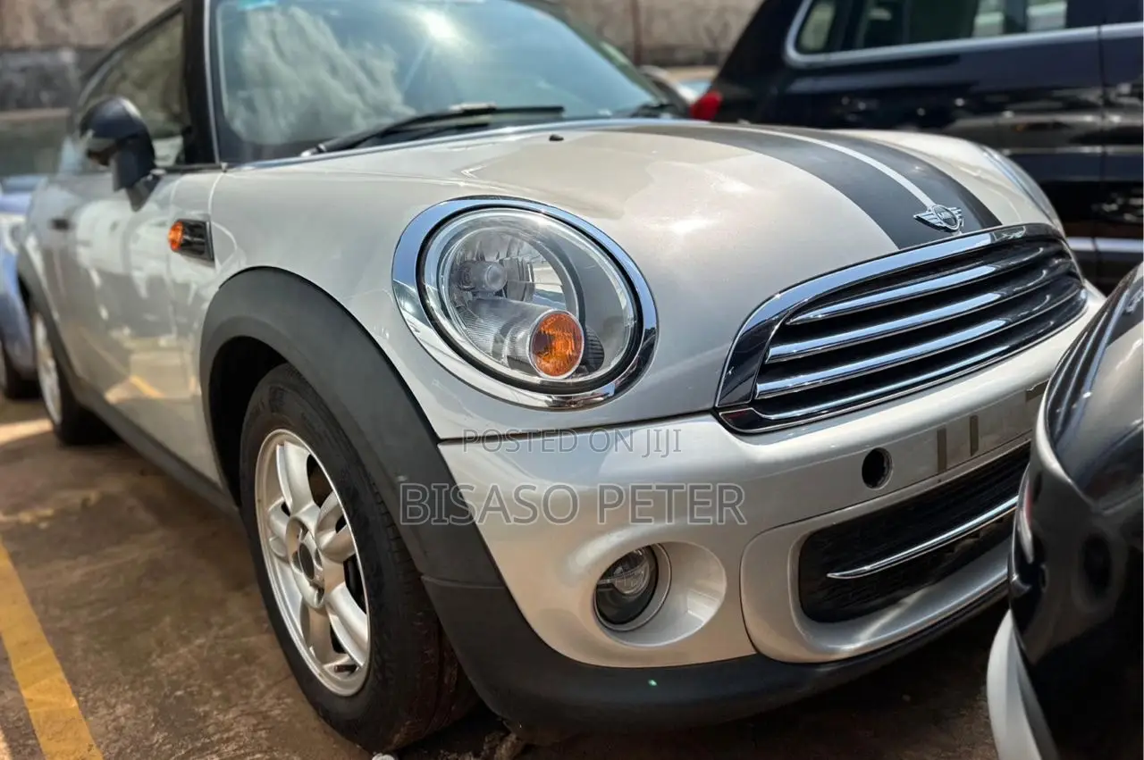 Mini Cooper 2dr Convertible (1.6L 4cyl 6M) 2014 White