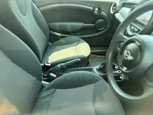 Mini Cooper 2dr Convertible (1.6L 4cyl 6M) 2014 White