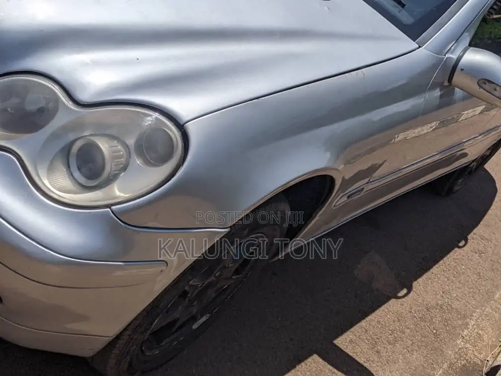 Mercedes-Benz C200 2000 Silver