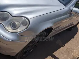Mercedes-Benz C200 2000 Silver