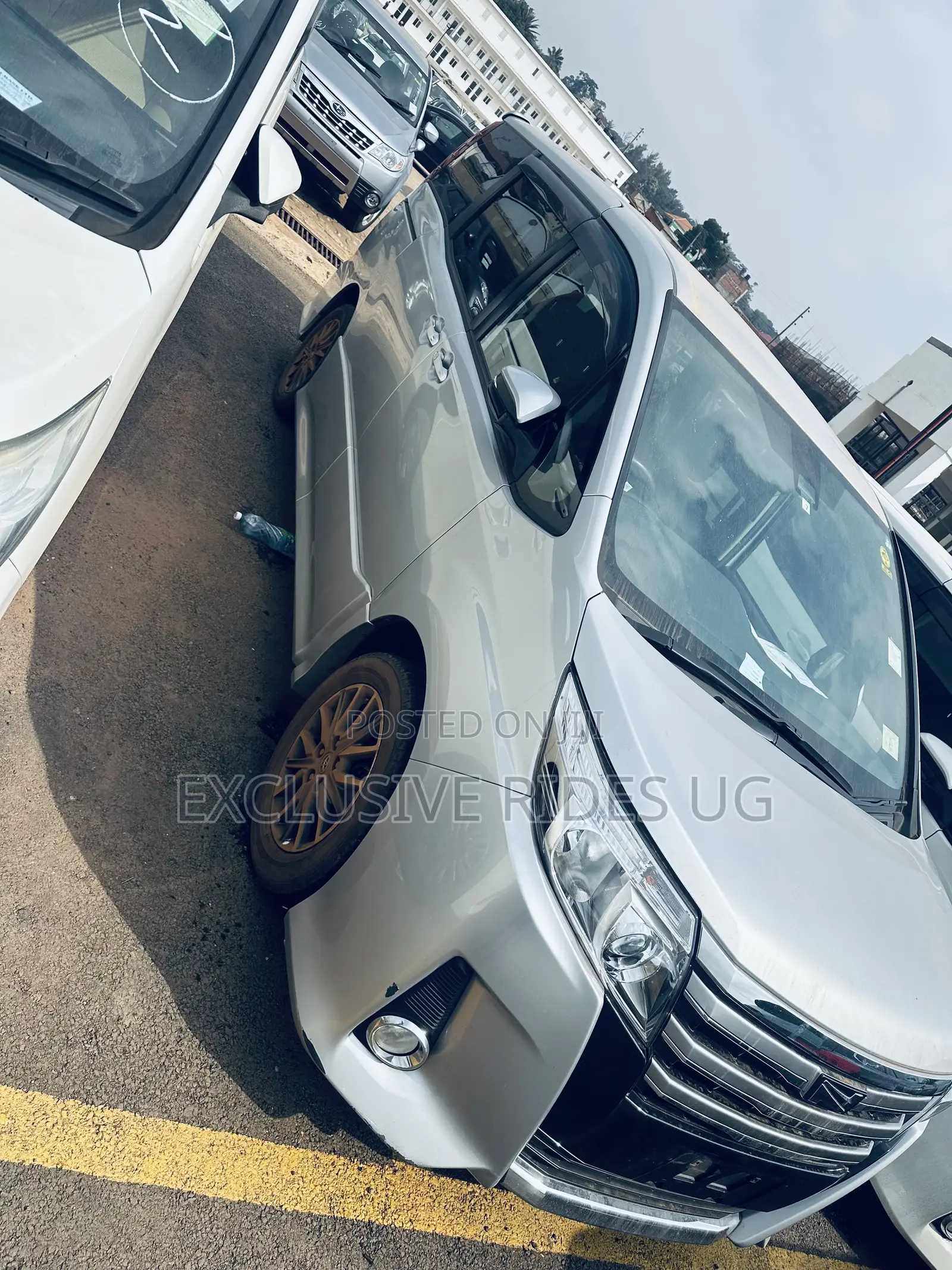 Toyota Noah 2.0 FWD (8 Seater) 2016 Silver