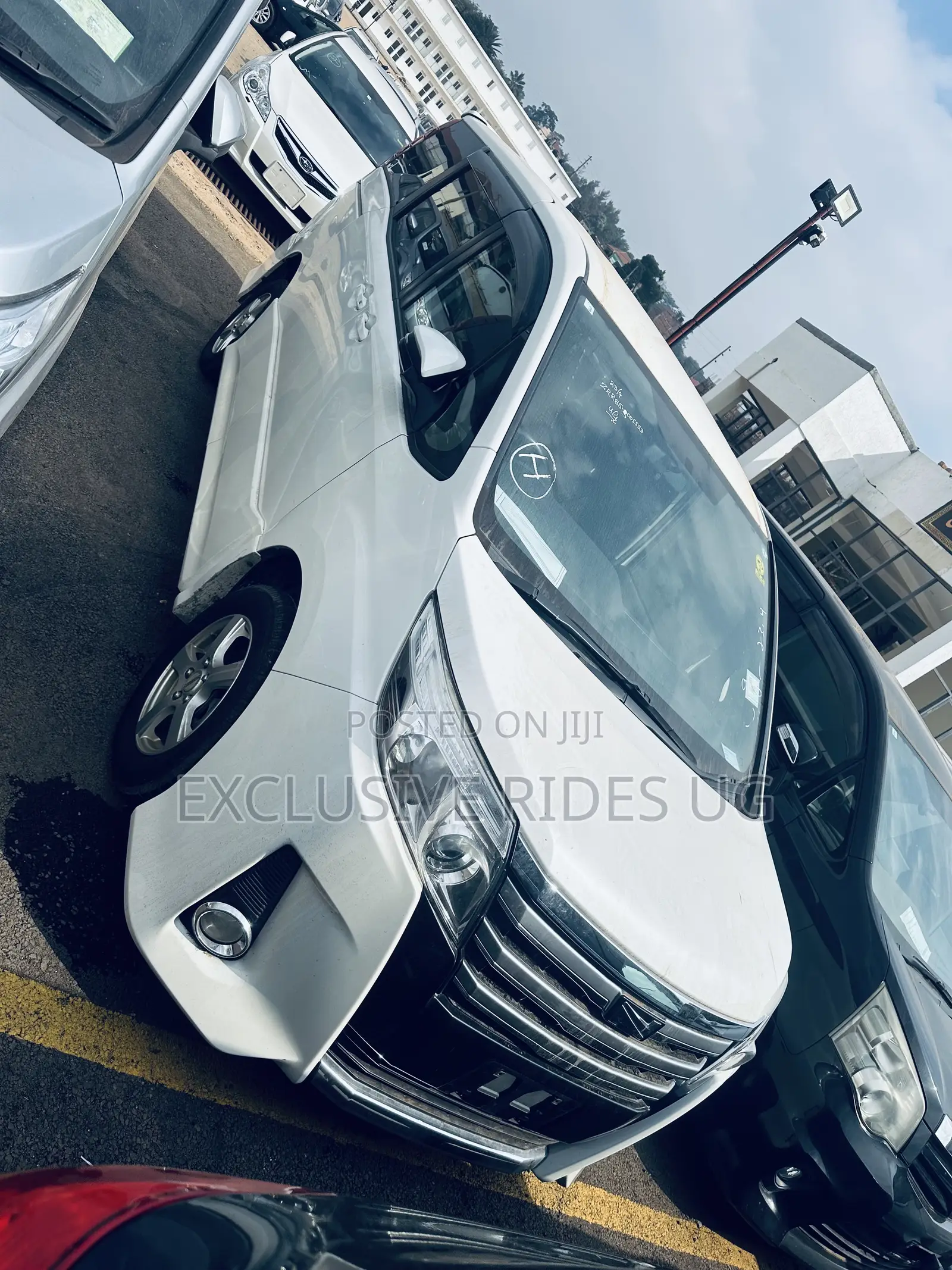 Toyota Noah 2.0 FWD (8 Seater) 2016 White