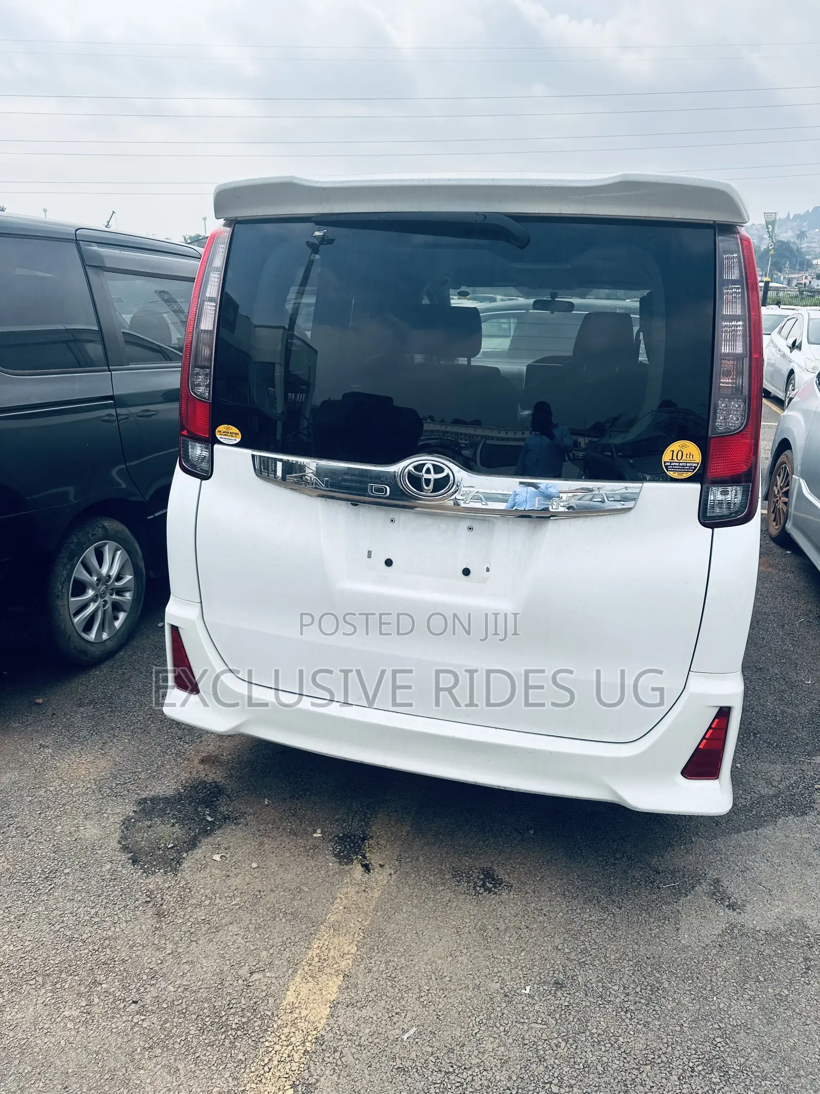 Toyota Noah 2.0 FWD (8 Seater) 2016 White