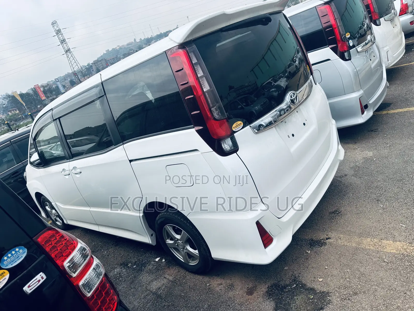 Toyota Noah 2.0 FWD (8 Seater) 2016 White
