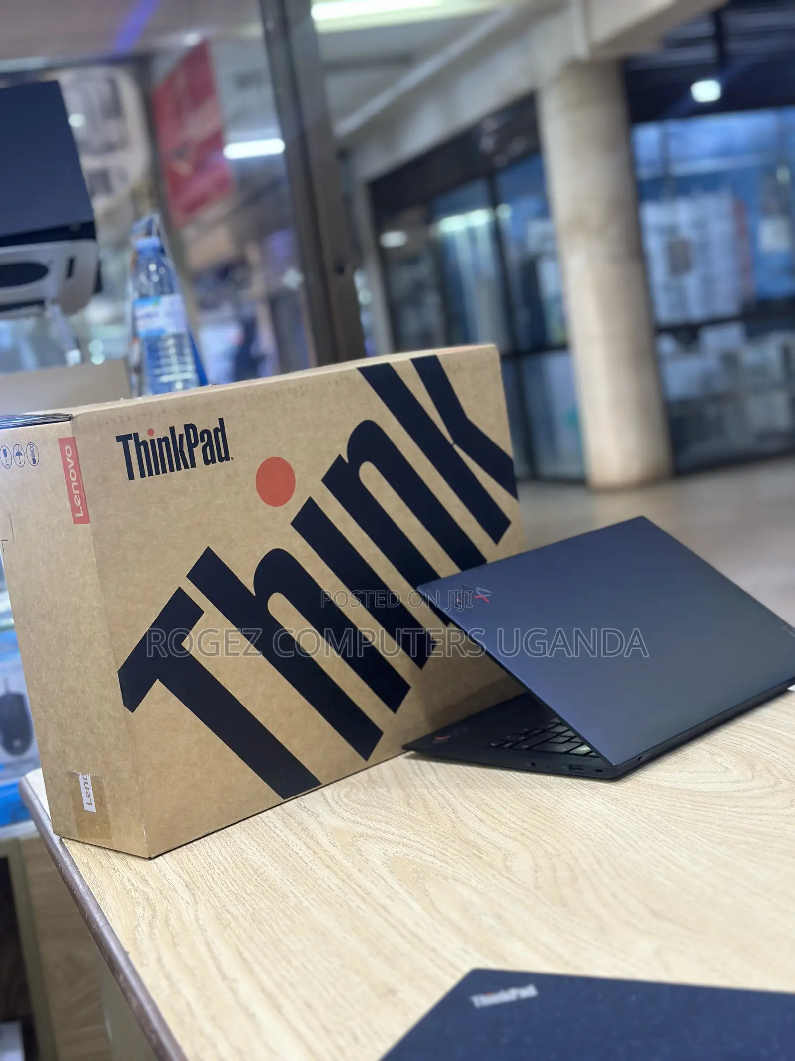 New Laptop Lenovo ThinkPad X1 Carbon Gen11 16GB Intel Core I7 SSD 512GB