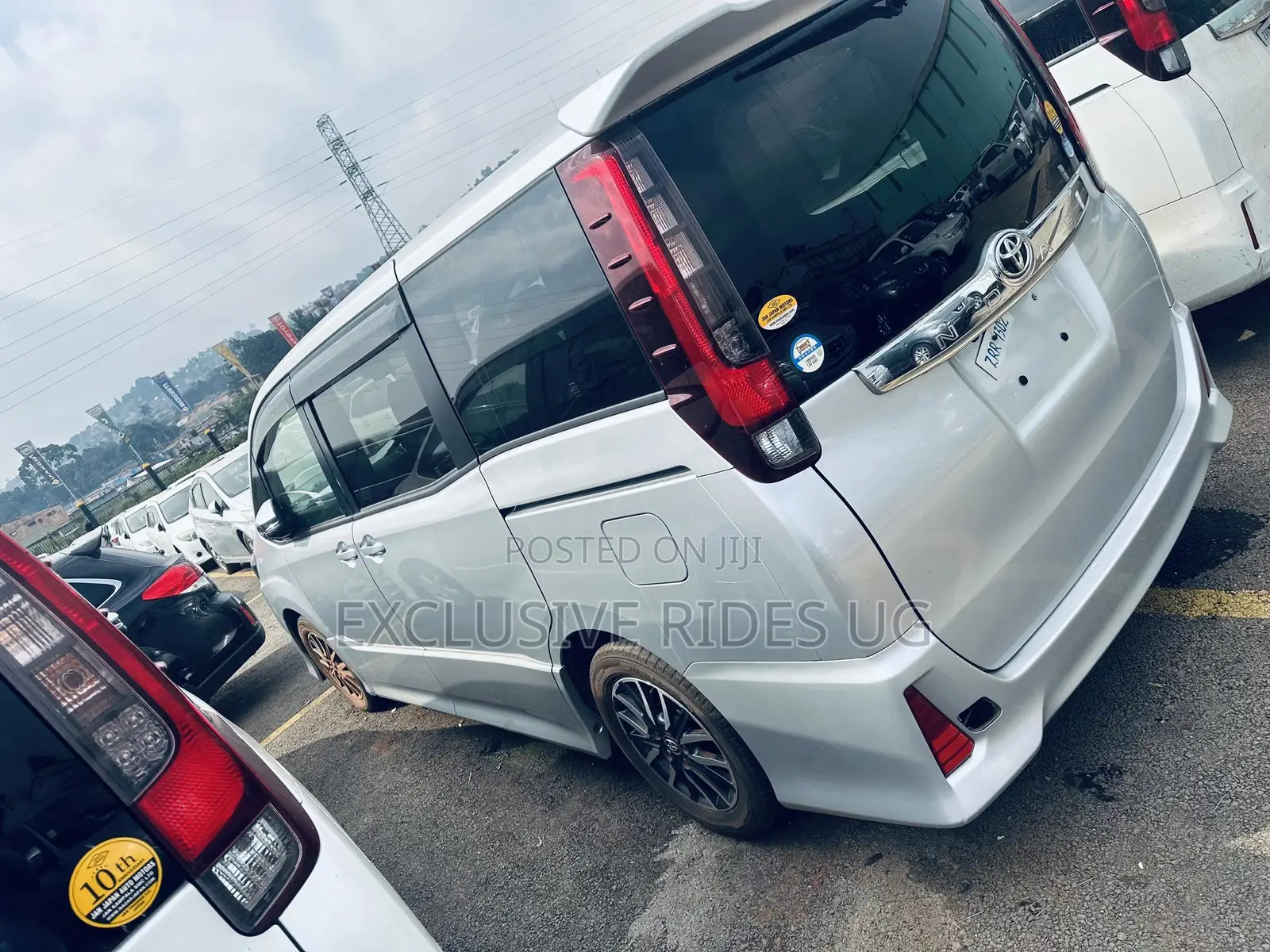 Toyota Noah 2.0 FWD (8 Seater) 2016 Silver