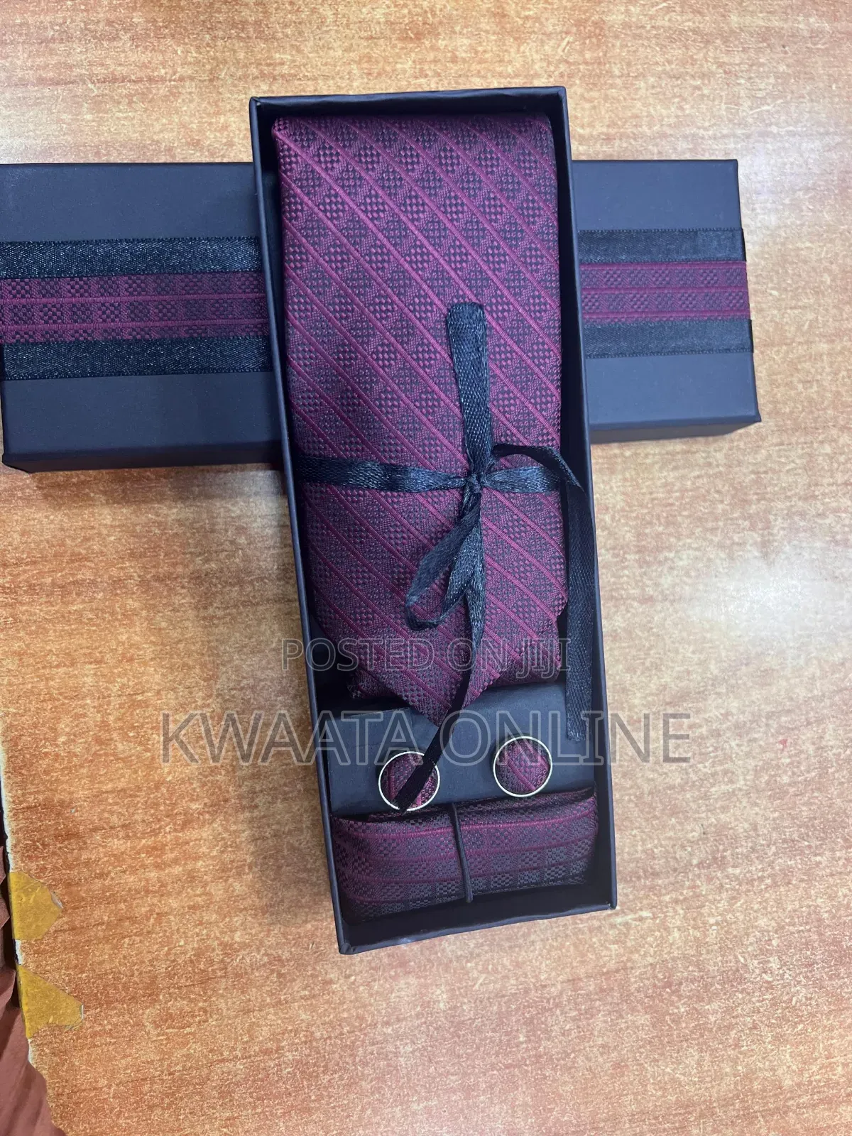 Men's Tie, Handkerchief and Cufflinks Set -Classic, Elegant