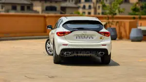 Infiniti Q30 2017 White