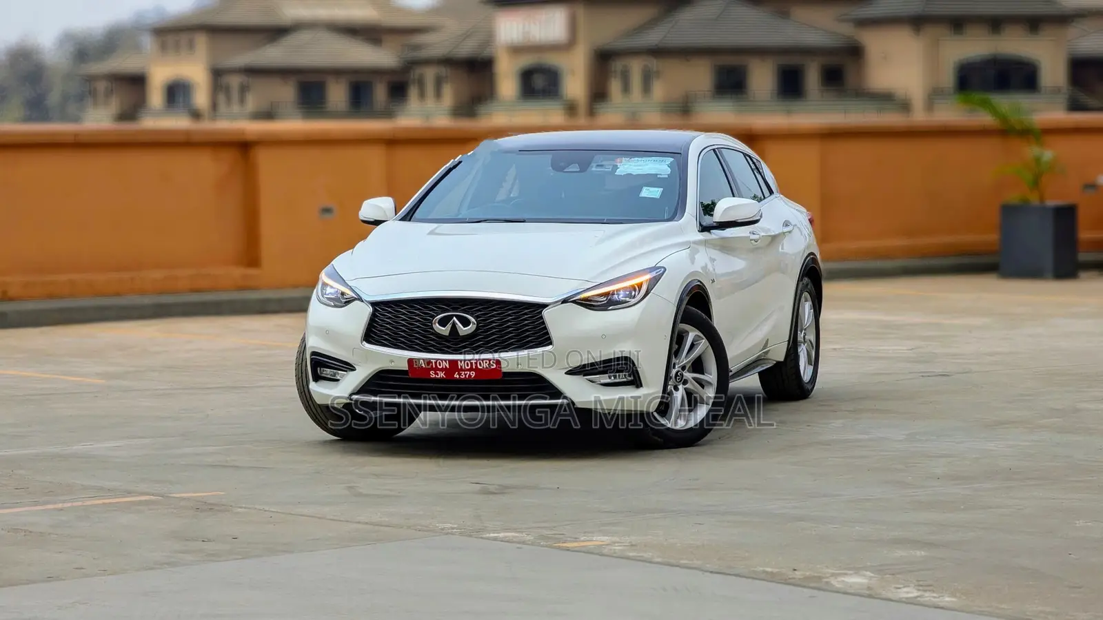 Infiniti Q30 2017 White