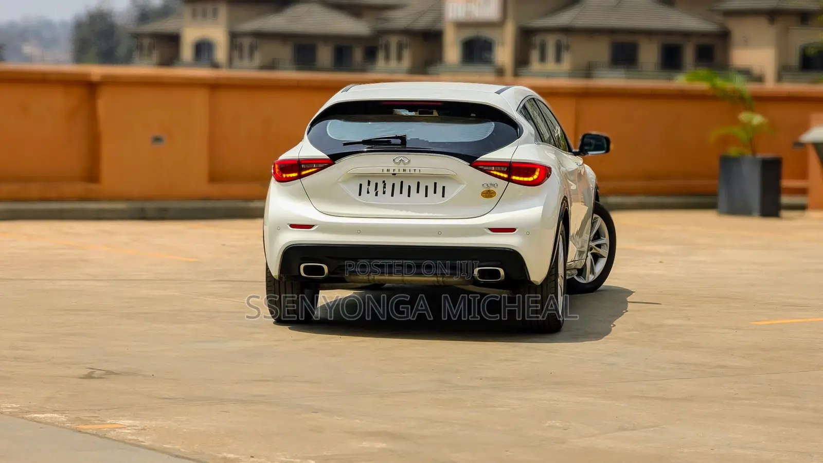 Infiniti Q30 2017 White