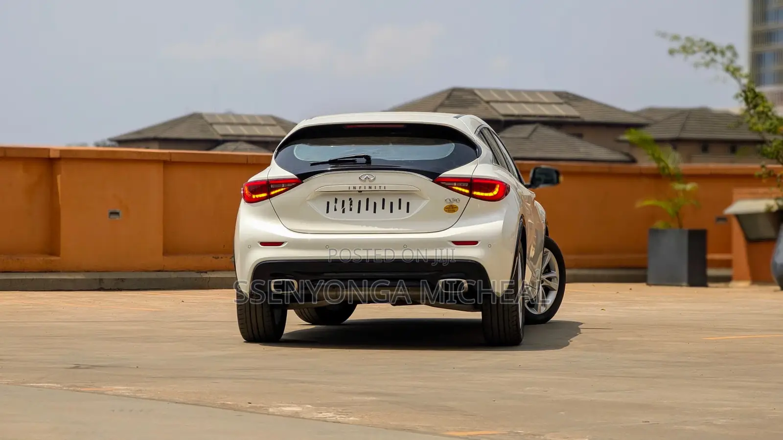 Infiniti Q30 2017 White
