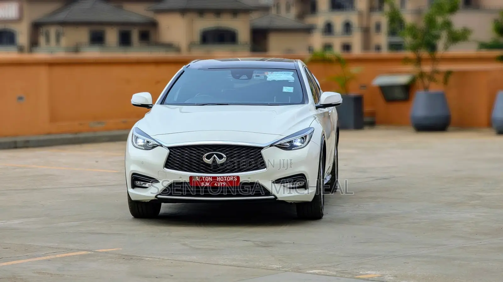 Infiniti Q30 2017 White