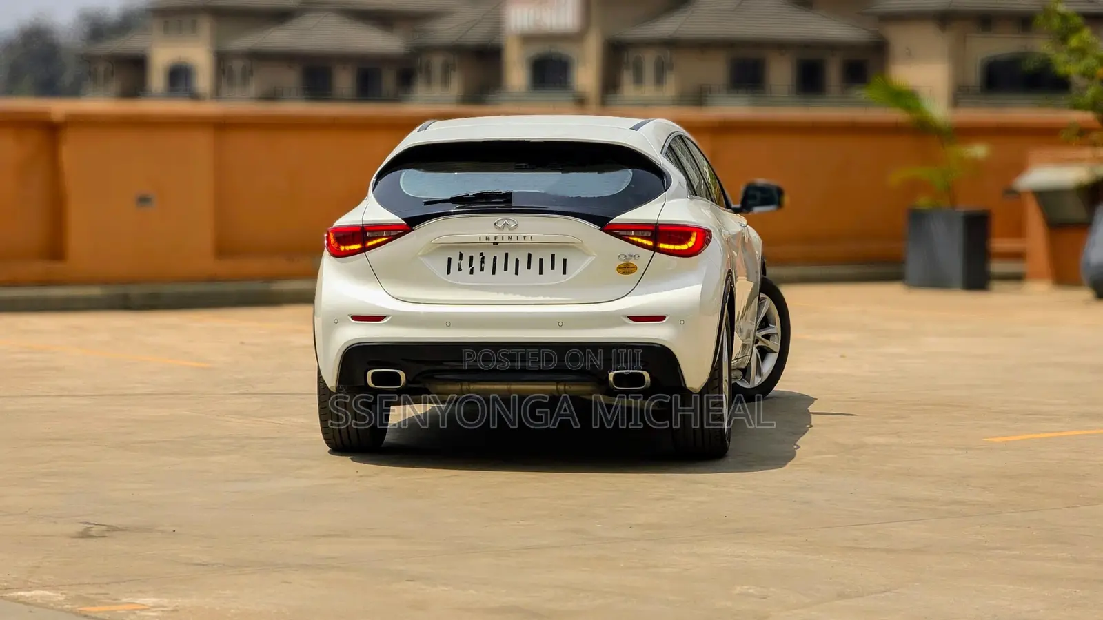 Infiniti Q30 2017 White