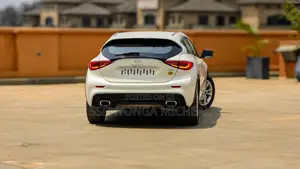 Infiniti Q30 2017 White