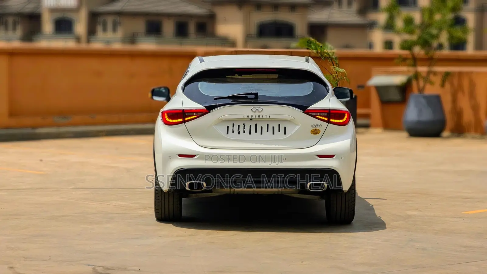 Infiniti Q30 2017 White