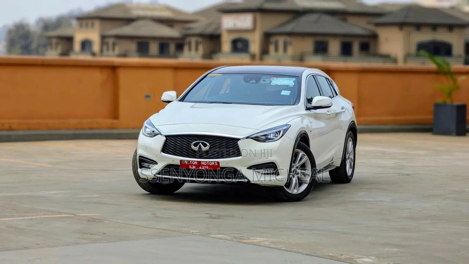 Infiniti Q30 2017 White