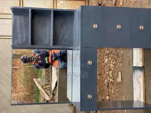 Make Up Table