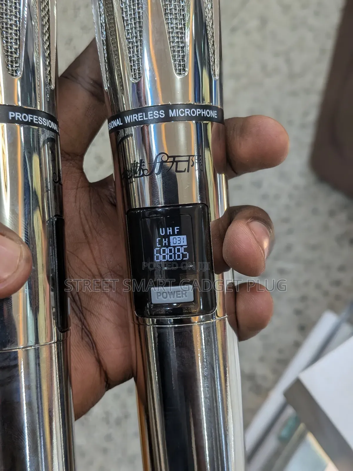 Metallic Wireless Uhf Rechargeable Microphone