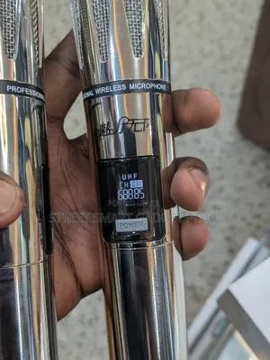 Metallic Wireless Uhf Rechargeable Microphone
