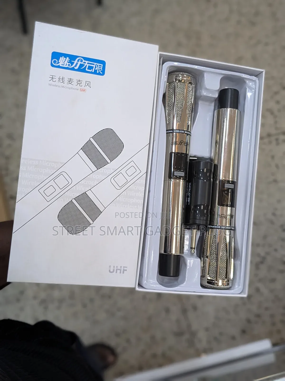 Metallic Wireless Uhf Rechargeable Microphone