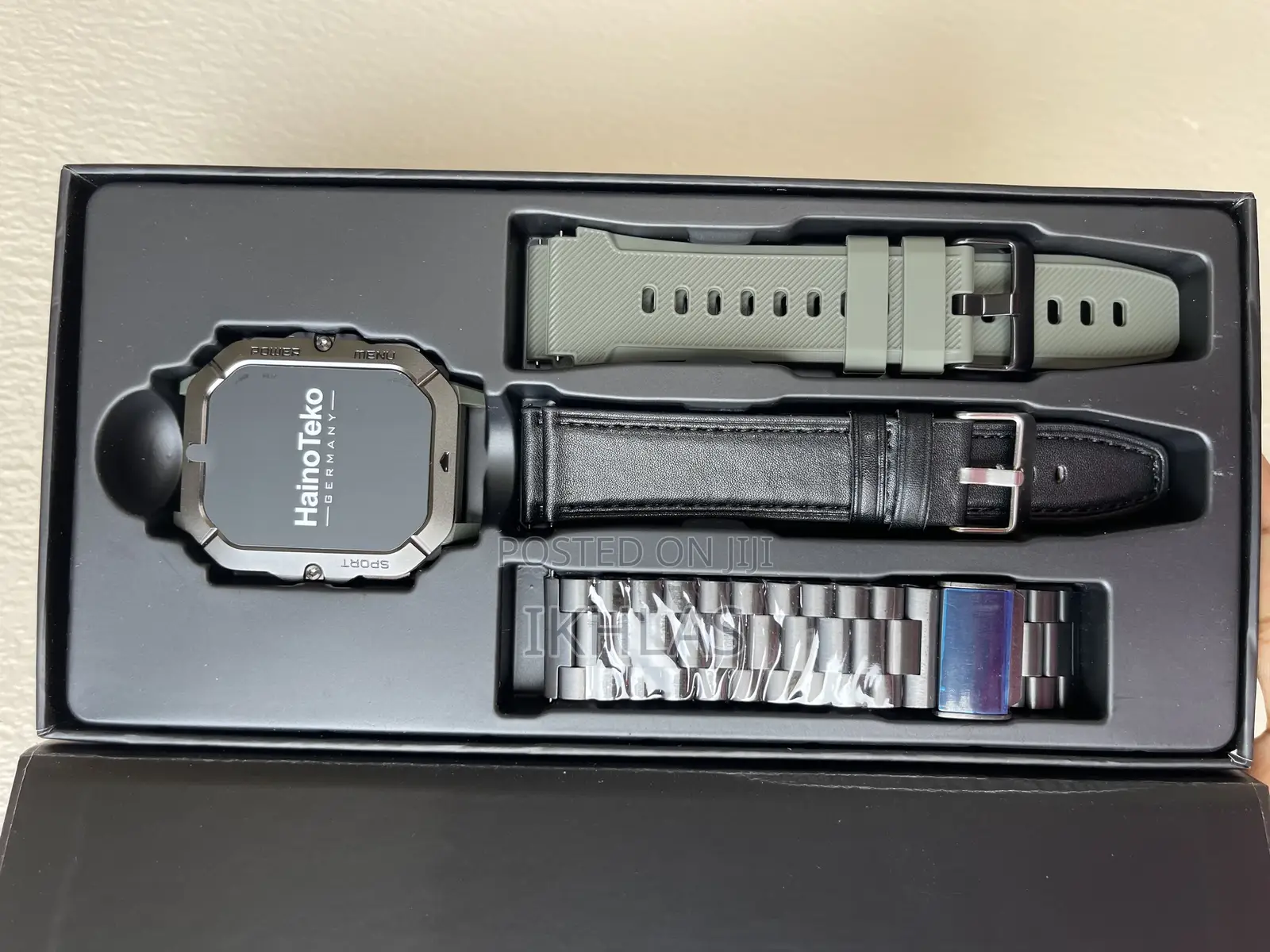 Hainoteko Sq18 Smartwatch With 3pair Strap and Scratch Resistence