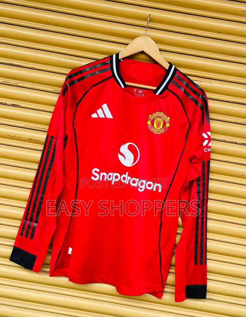 Manchester United 2025/26 Long-Sleeved Home Jersey.
