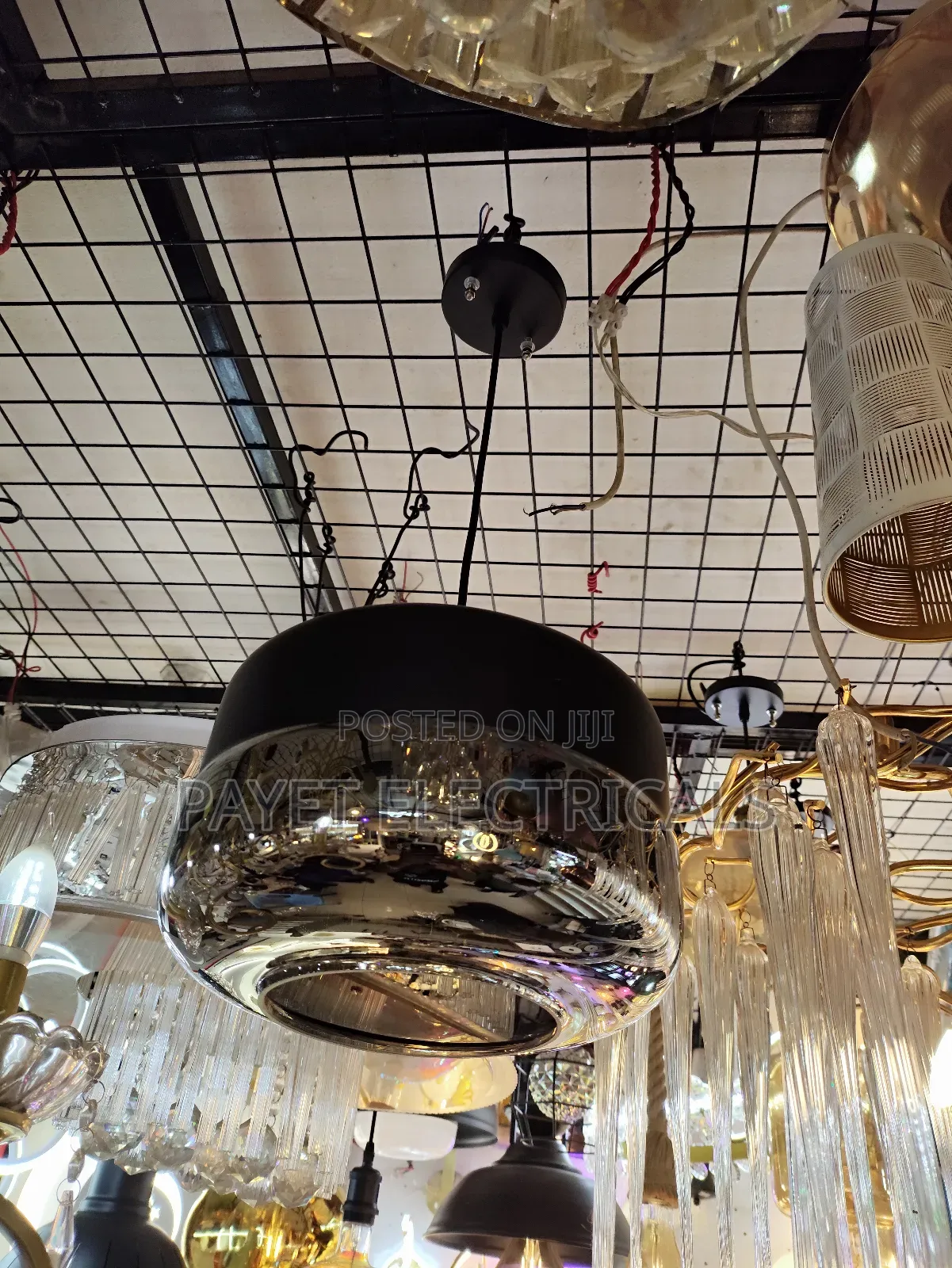 Black and Silver Pendant Lamp Holder