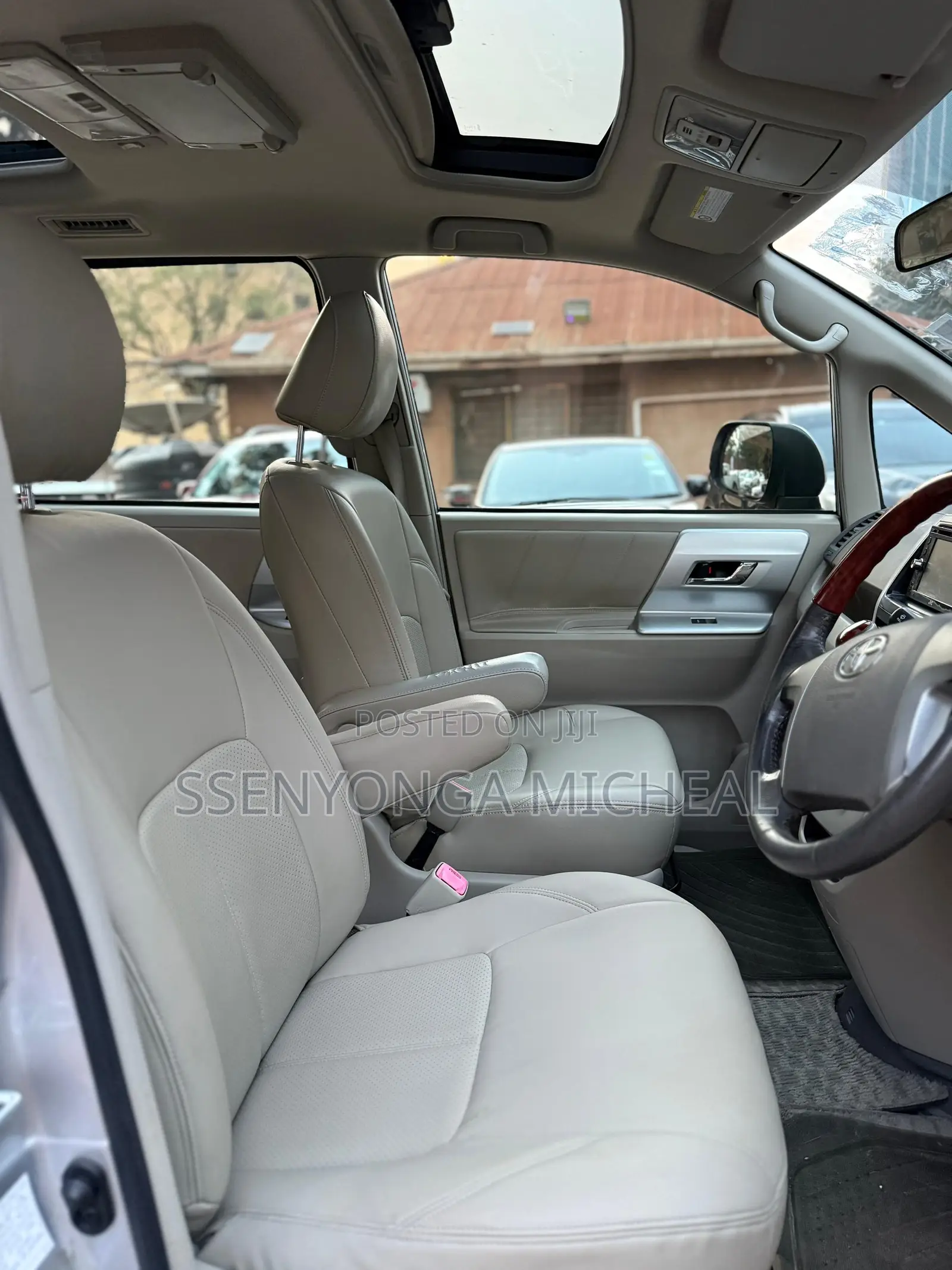 Toyota Noah 2011 Silver