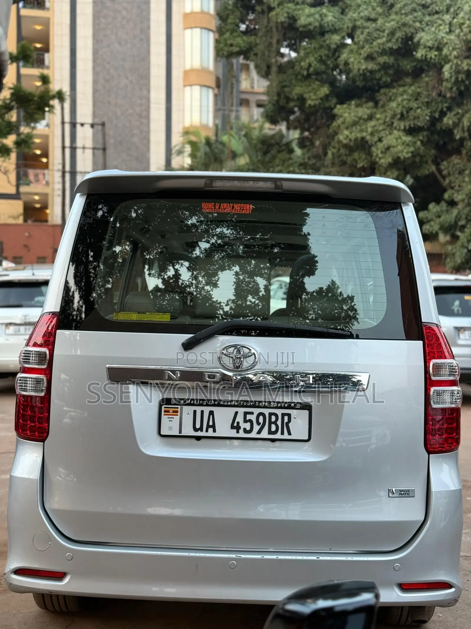 Toyota Noah 2011 Silver