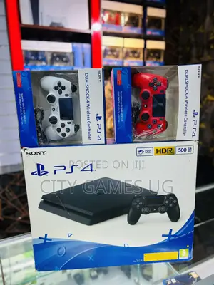 Boxed Ps4 Slim With 2controllers