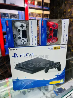 Boxed Ps4 Slim With 2controllers