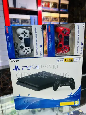 Boxed Ps4 Slim With 2controllers