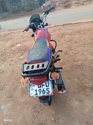 Bajaj Boxer 125 2024 Red