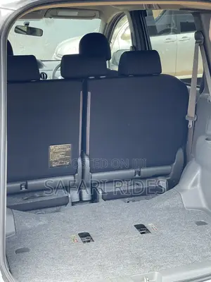 Toyota Sienta 2011 Silver