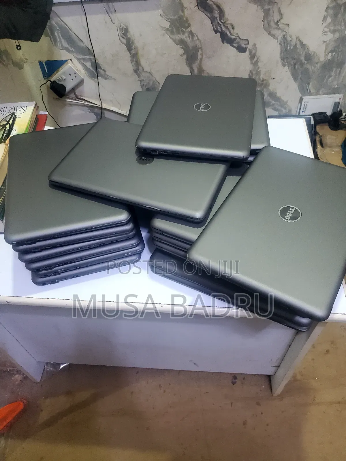 New Laptop Dell Latitude 3380 4GB Intel Core I3 HDD 500GB