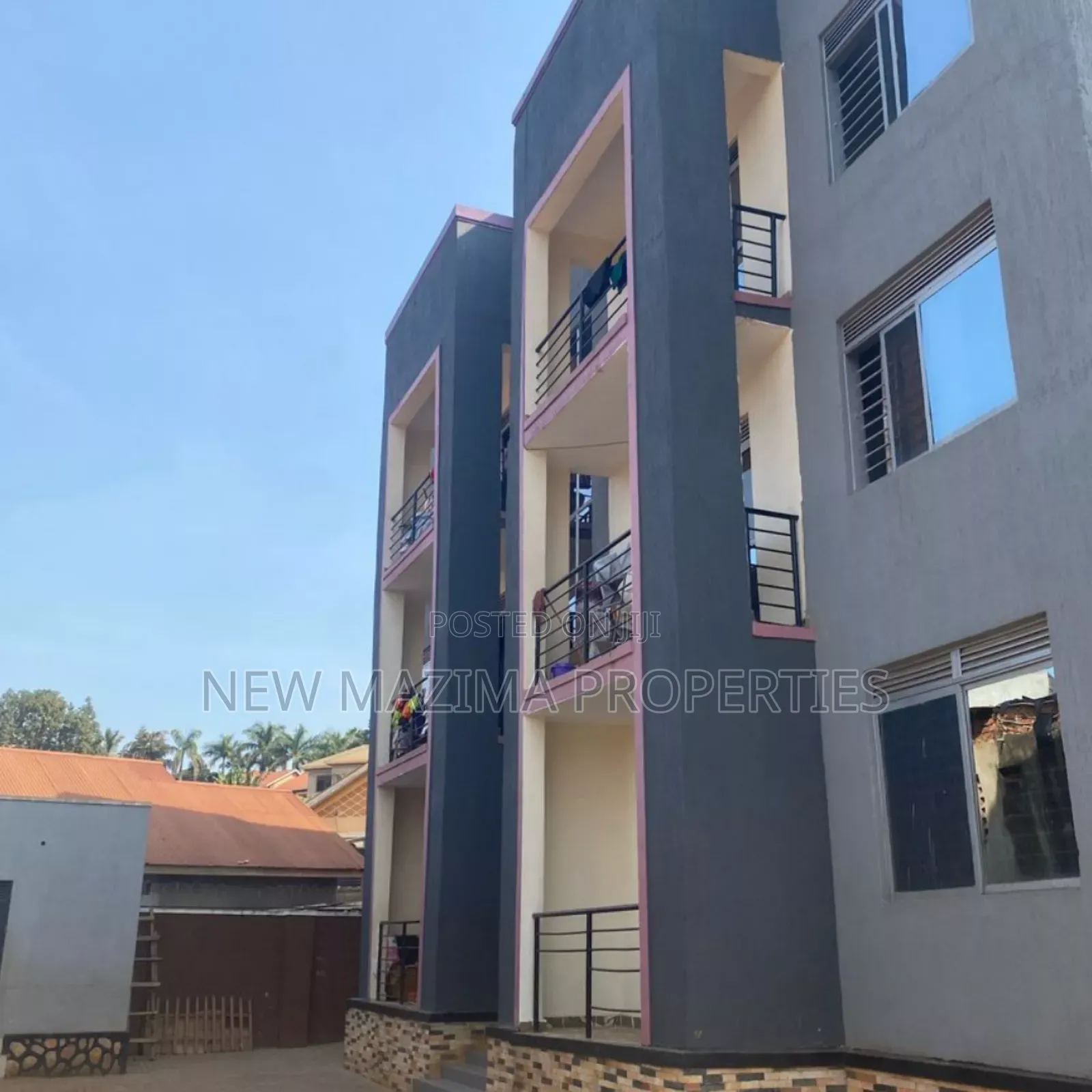 18bdrm Block of Flats in Buziga Heights, Central Division for sale
