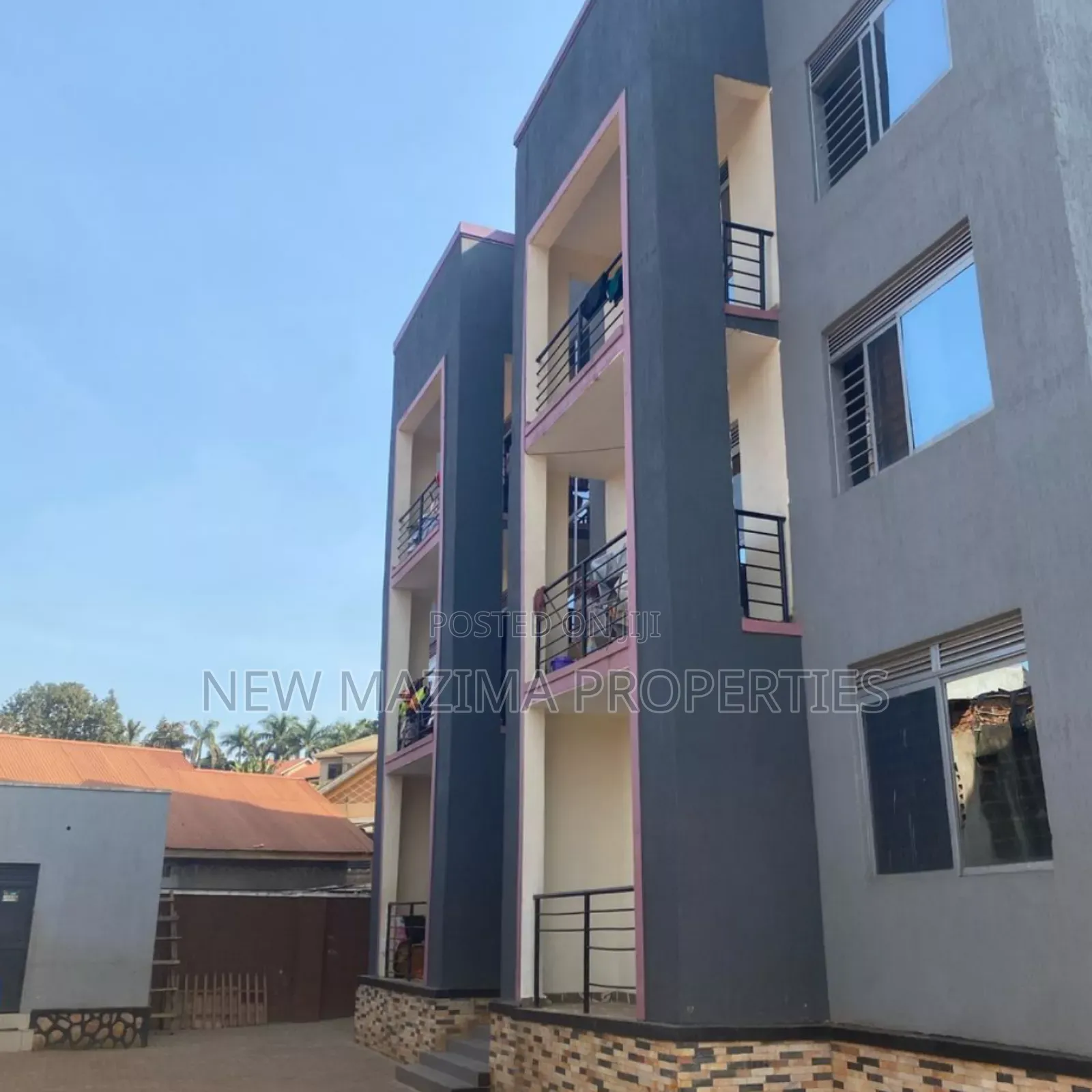 18bdrm Block of Flats in Buziga Heights, Central Division for sale