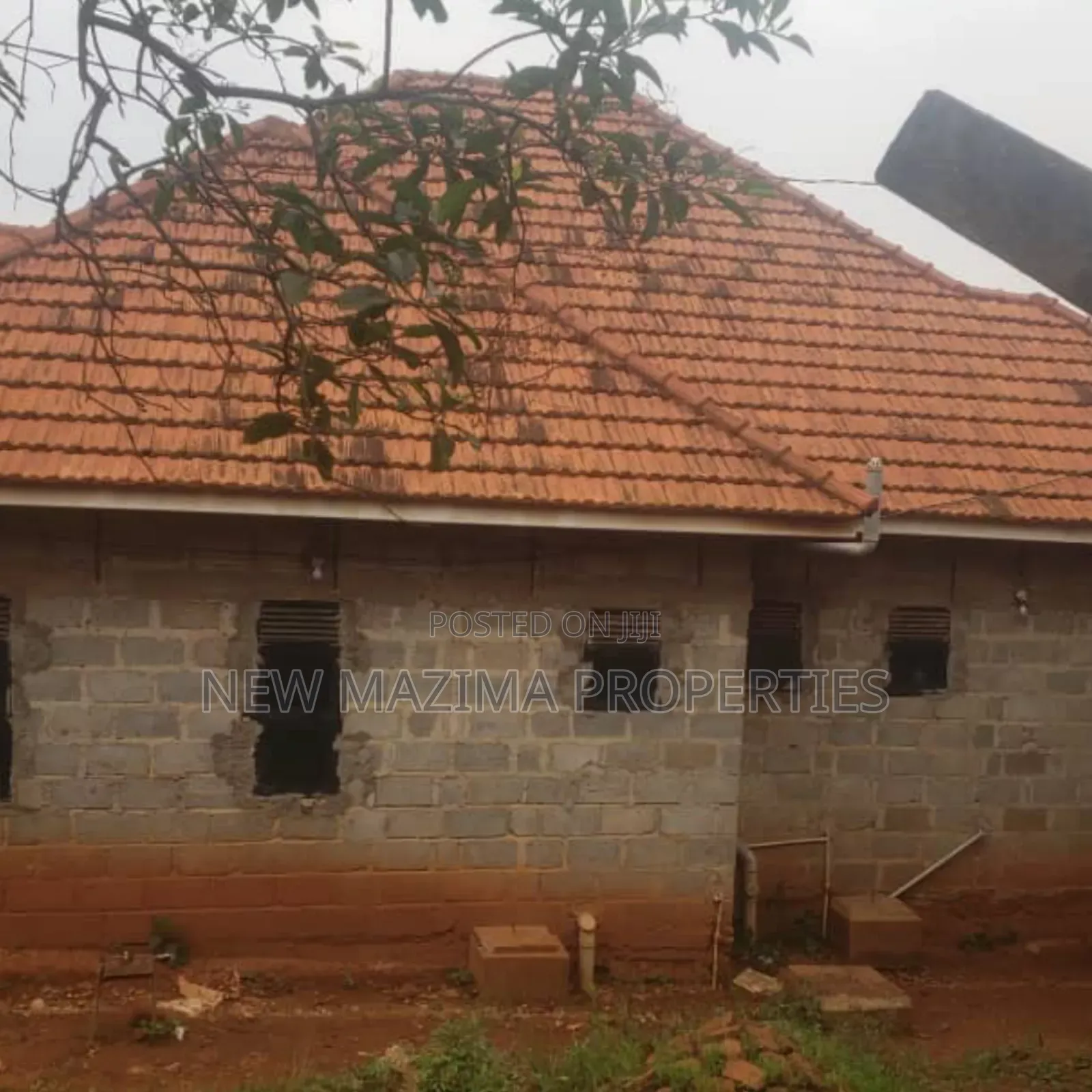 3bdrm Bungalow in Bweyogerere, Central Division for sale